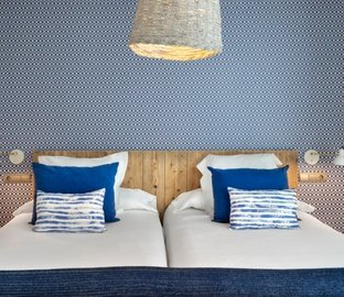 Habitación ejecutiva con terraza  Vincci Puertochico Santander