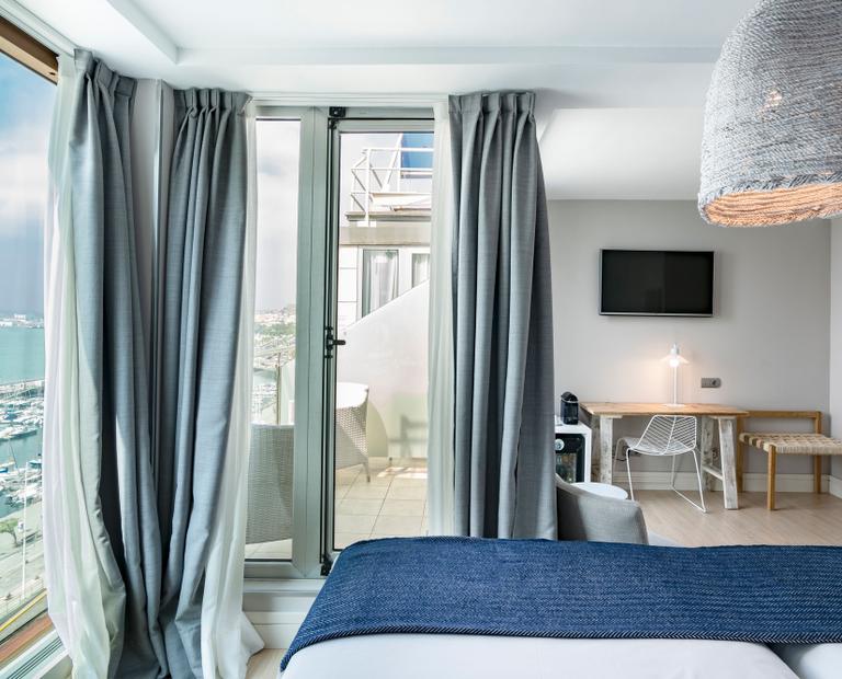 Habitación Doble Vista Mar con Terraza Vincci Puertochico 4* Santander Habitación Doble Vista Mar con Terraza Vincci Puertochico 4* Santander