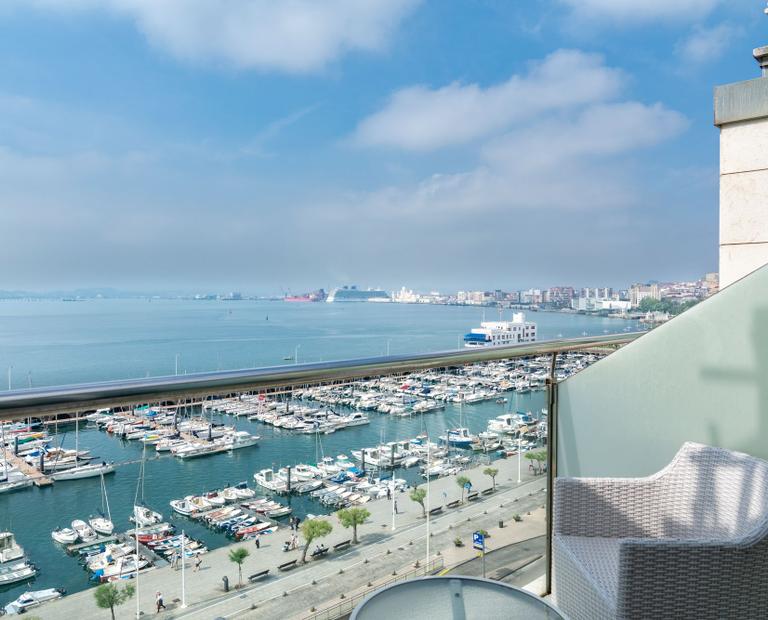 Habitación Doble Vista Mar con Terraza Vincci Puertochico 4* Santander Habitación Doble Vista Mar con Terraza Vincci Puertochico 4* Santander